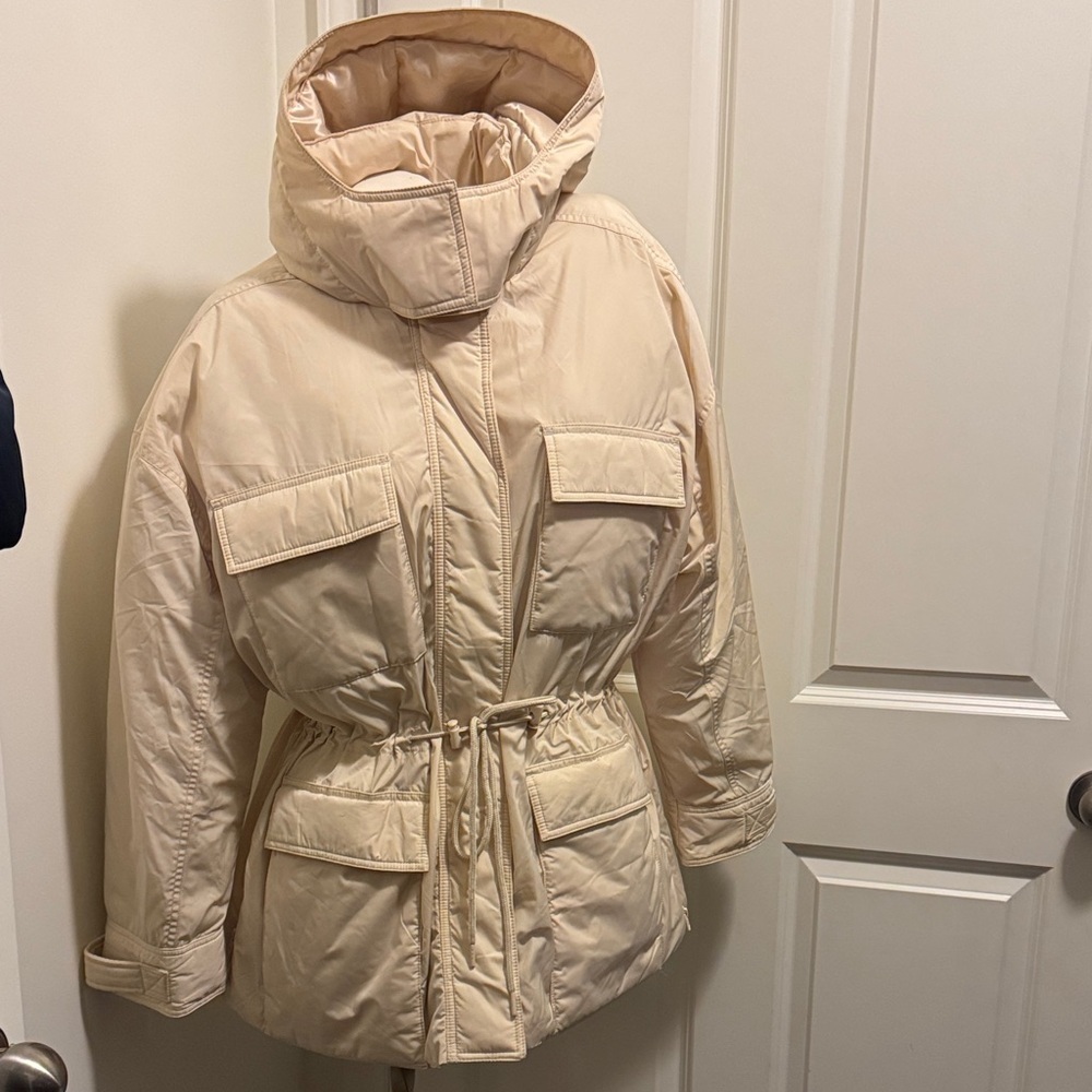 Abercrombie & Fitch Women's Beige Puffer Jacket - Picture 4 of 16